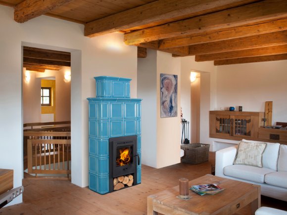 Jsou kachlová kamna na chalupu dobrá volba?