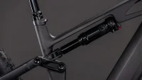 Celoodpružené elektrokolo CUBE STEREO HYBRID ONE44 HPC RACE BLACKLINE 2026 detail tlumiče