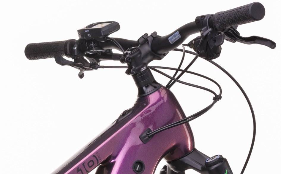 Elektrokolo CRUSSIS E-GUERA 10.11 894 WH 2026 detail řídítek