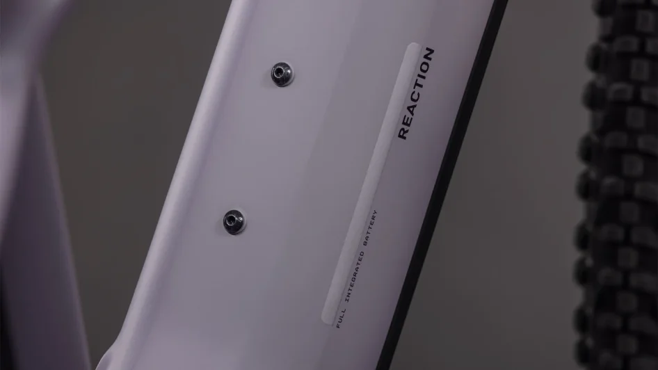 Elektrokolo CUBE REACTION HYBRID PERFORMANCE PLUMGREY´N´BLACK 2026 uchycení košíku