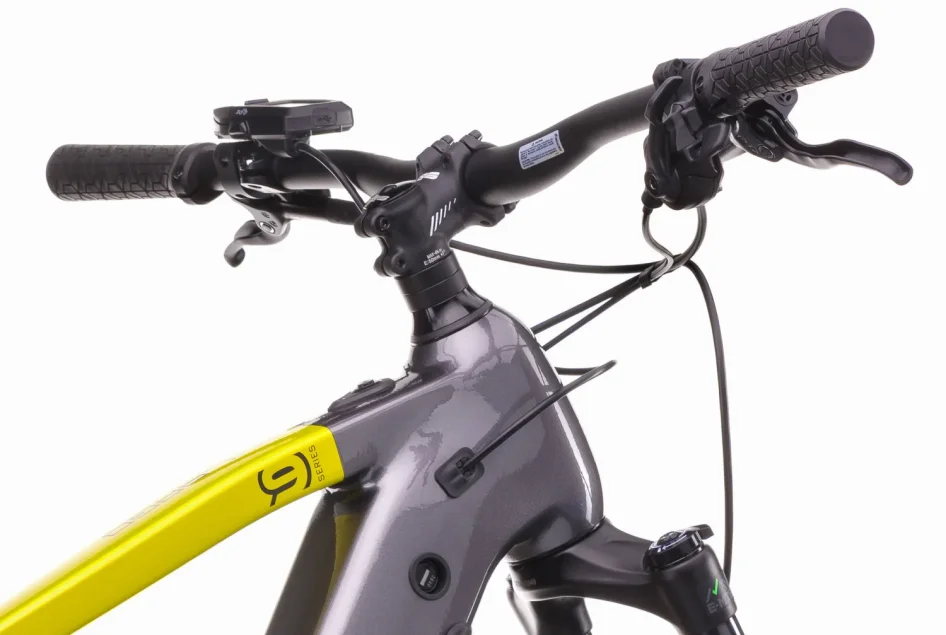 Elektrokolo CRUSSIS E-LARGO 9.11 715 WH 2026 detail řídítek