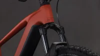 Elektrokolo CUBE REACTION HYBRID RACE AMBER´N´BLACK 2026 detail vidlice