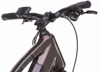 Elektrokolo CRUSSIS ONE-CROSS LOW 7.11 691 WH 2026 detail řídítek Elektrokolo CRUSSIS ONE-CROSS LOW 7.11 691 WH 2026 detail řídítek