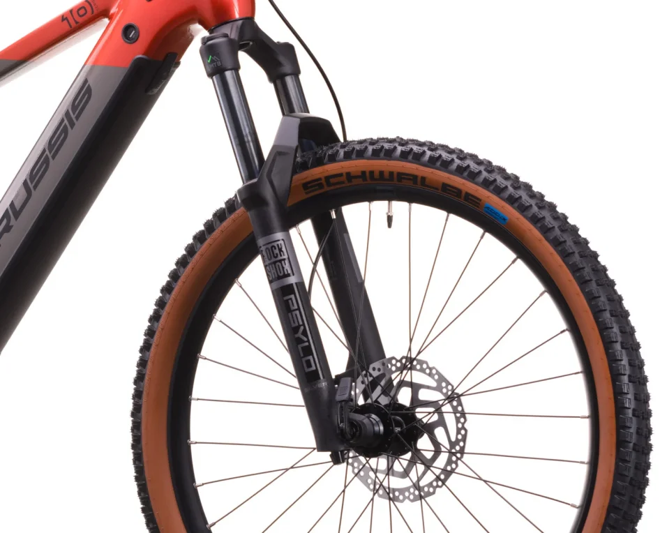 Elektrokolo CRUSSIS E-GUERA 10.11 715 WH 2026 detail vidlice