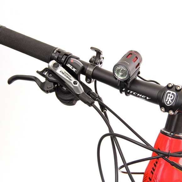 Posviťte si efektivně a bezpečně na cestu aneb vybíráme osvětlení na jízdní kolo