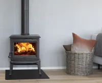 Litinová krbová kamna JOTUL F 100 ECO LL SE ČERNÝ LAK - v interiéru