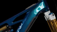 CUBE STEREO HYBRID ONE77 HPC AT ACTIONTEAM 2025 - Velikost rámu: XL (výška 185 - 195 cm)