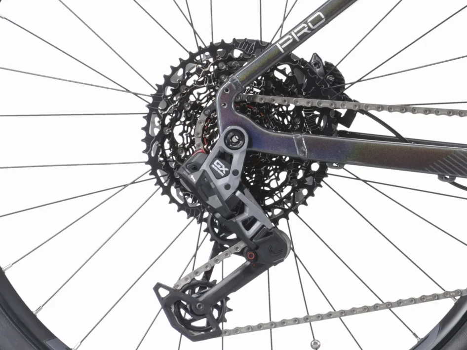 CRUSSIS E-HARD 10.10 PRO 720 WH 2025