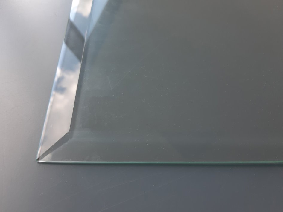 PODSTAVNÉ SKLO POD KAMNA S FAZETOU 8 MM