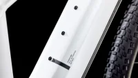 CUBE REACTION HYBRID SLT METALLICWHITE´N´BLACK 2025