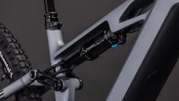 Celoodpružené elektrokolo CUBE STEREO HYBRID ONE44 HPC SLX EVO SLATEGREY´N´BLACK 2026 detail tlumič