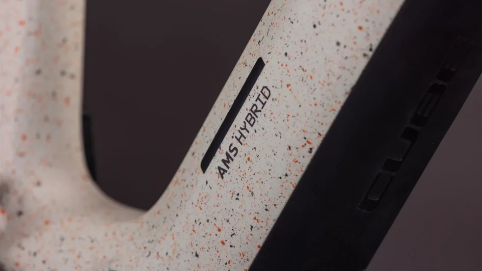 Celoodpružené elektrokolo CUBE AMS HYBRID 177 C:62 SUPER TM REEDBEIGEGRIT´N´ORANGE 2026 baterie