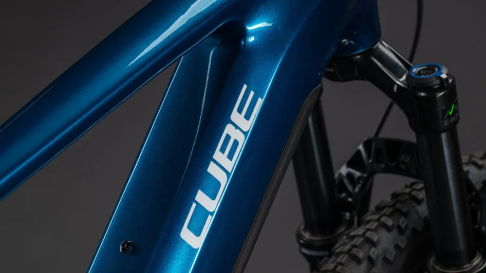 Celoodpružené elektrokolo CUBE STEREO HYBRID ONE22 RACE ELECTRICBLUE´N´WHITE 2026 detail rámu