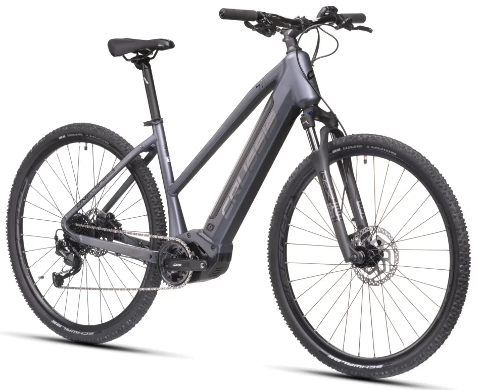 CRUSSIS ONE-CROSS LOW 7.10 518 WH 2025 - Velikost rámu: 18" (výška 170 - 180 cm)