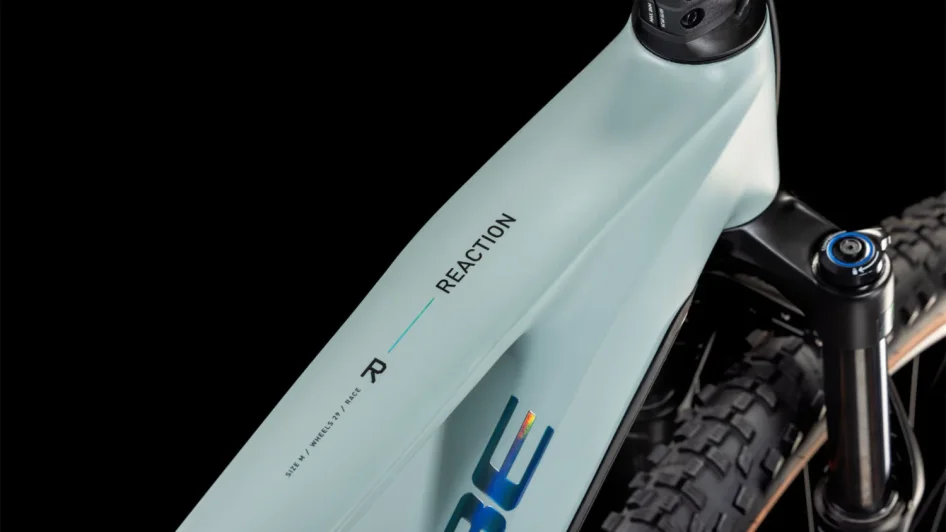 CUBE REACTION HYBRID RACE DESERTGREEN´N´PRISM 2025