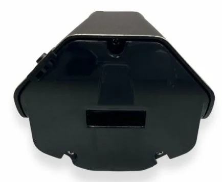 CRUSSIS BATERIE 630 WH PLNĚ INTEGROVANÁ TLAČÍTKOVÉ VYJMUTÍ