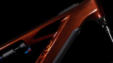 Celoodpružené elektrokolo CUBE STEREO HYBRID ONE77 HPC RACE LIQUIDORANGE´N´ORANGE 2025
