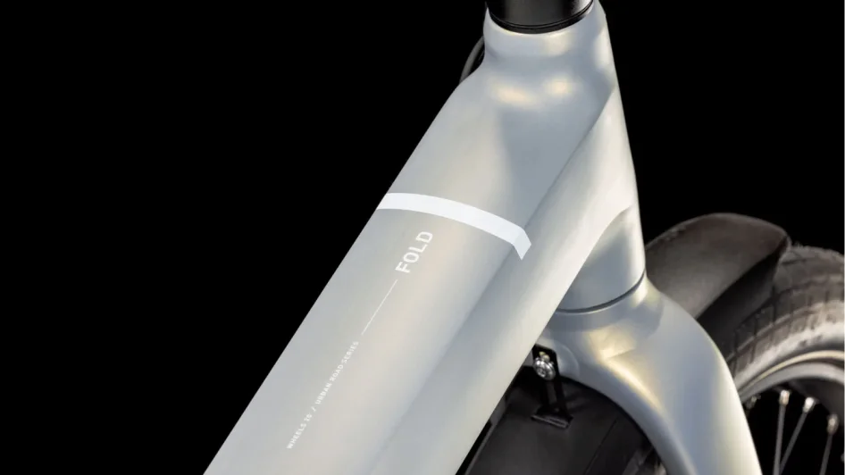 CUBE FOLD HYBRID COMFORT PEARLYSILVER´N´WHITE 2025 - Velikost rámu: 20" (výška 155 - 180 cm)