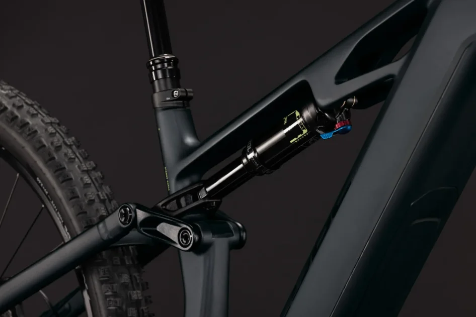 Celoodpružené elektrokolo CUBE STEREO HYBRID ONE44 HPC RACE 800 COAL´N´GREEN 2027 tlumič