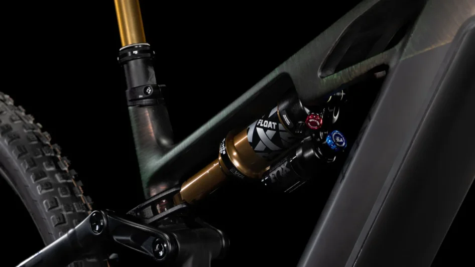 CUBE STEREO HYBRID ONE44 HPC SLT LIQUIDLAVA´N´BLACK 2025
