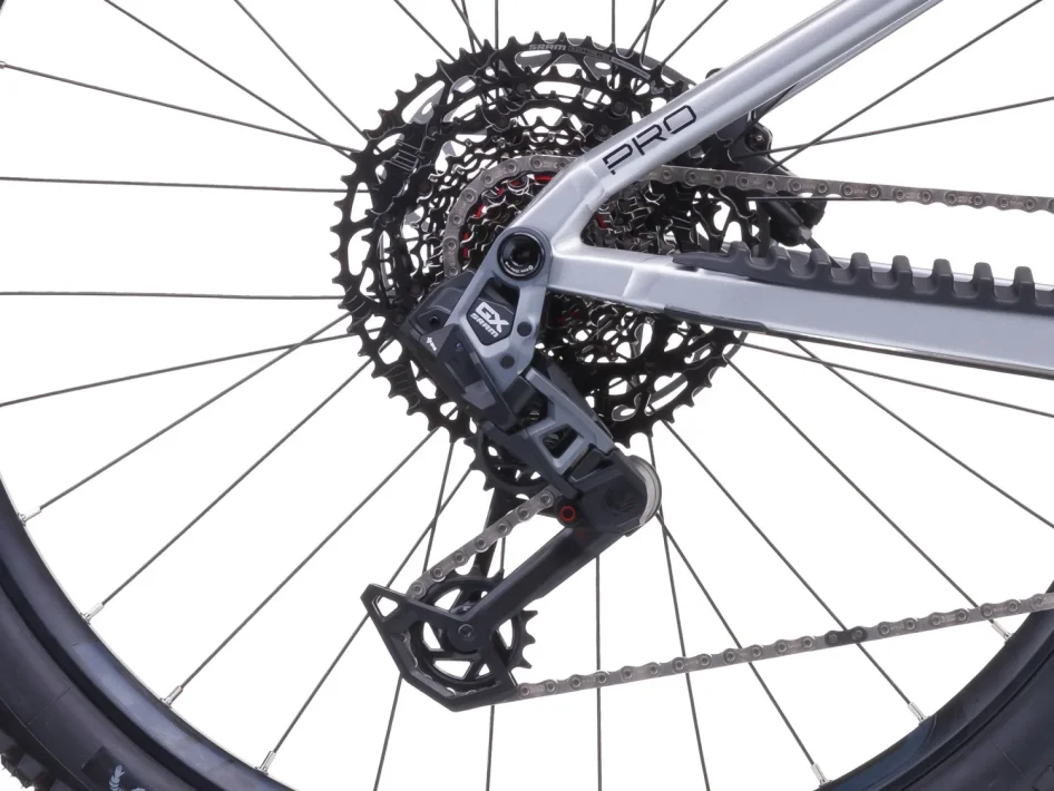 Elektrokolo CRUSSIS E-HARD 10.11-PRO 715 WH 2026 detail přehazovačky