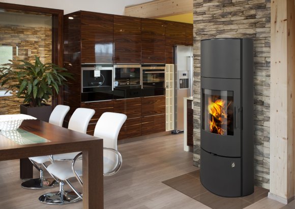 Když krbová kamna, tak rovnou ta s teplovodním výměníkem