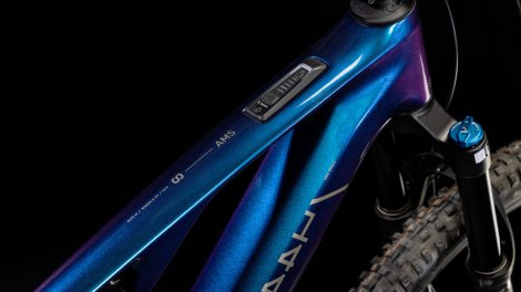 Celoodpružené elektrokolo CUBE AMS HYBRID ONE44 C:68X SLX 29 DEEPCOBALT´N´BLACK 2025