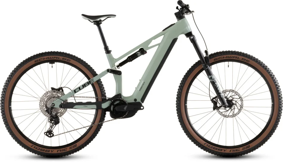 Celoodpružené elektrokolo CUBE STEREO HYBRID ONE44 HPC RACE DRIEDHERBS´N´BLACK 2026
