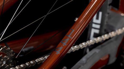 Celoodpružené elektrokolo CUBE STEREO HYBRID ONE44 PRO BOURBON´N´BLACK 2025