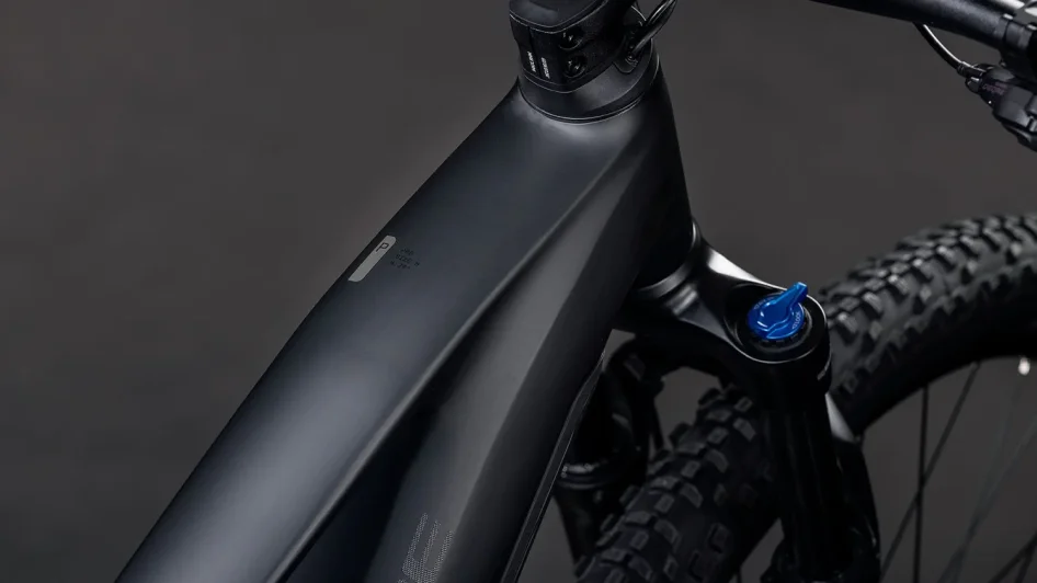 Elektrokolo CUBE REACTION HYBRID PRO BLACKLINE 2026 detail rámu