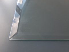 PODSTAVNÉ SKLO POD KAMNA S FAZETOU 8 MM