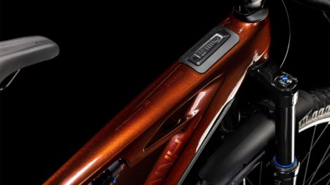 Celoodpružené elektrokolo CUBE STEREO HYBRID ONE77 HPC RACE LIQUIDORANGE´N´ORANGE 2025