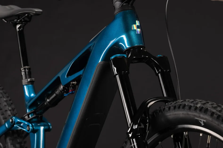 Celoodpružené elektrokolo CUBE STEREO HYBRID ONE44 HPC RACE 800 NEBULA´N´PRIZM 2027 rám