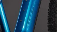 Elektrokolo CUBE REACTION HYBRID PERFORMANCE ELECTRICBLUE´N´DAZZLE 2026 uchycení košíku