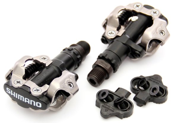 Na elektrokole šlápnout do pedálů. Nebo…?