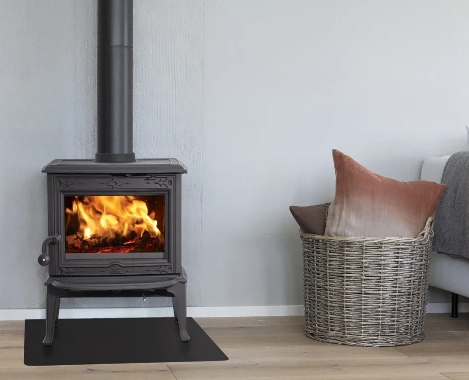 Litinová krbová kamna JOTUL F 100 ECO LL SE ČERNÝ LAK - v interiéru