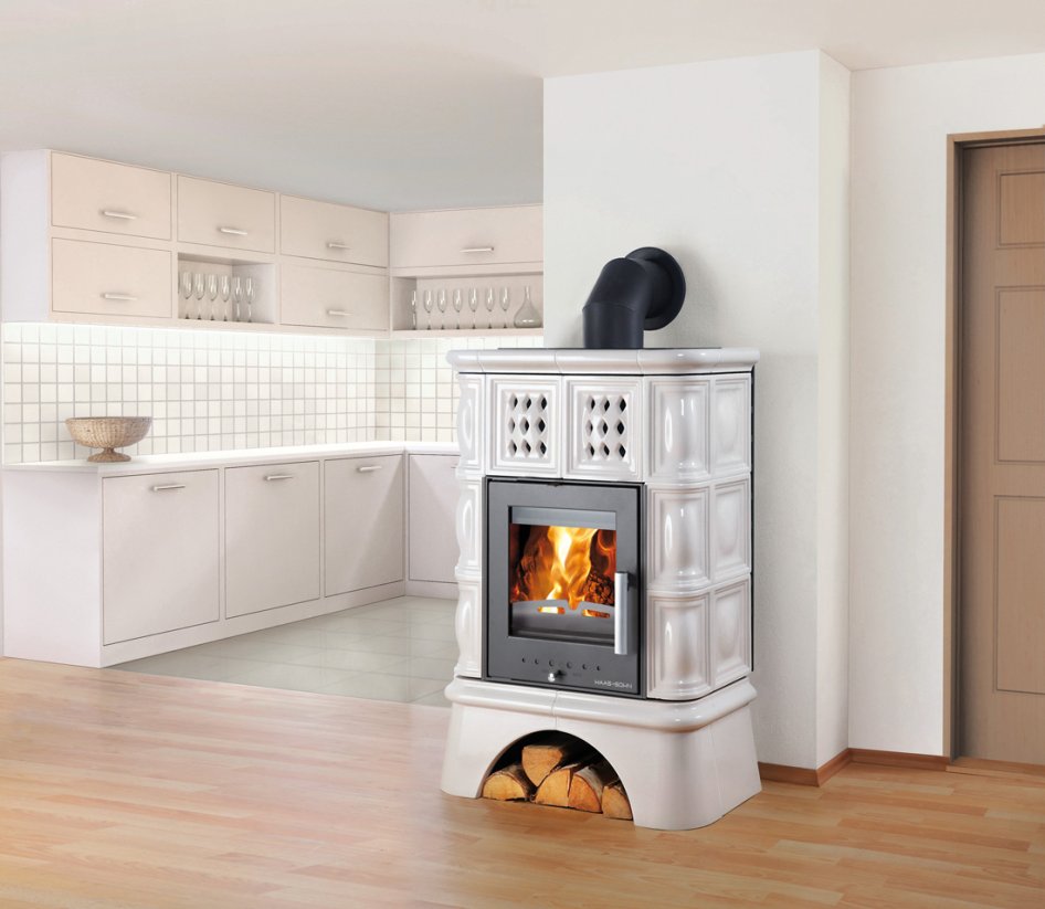 Krbová kachlová kamna HAAS+SOHN TREVISO TV II KACHLOVÝ SOKL - slonová kost I