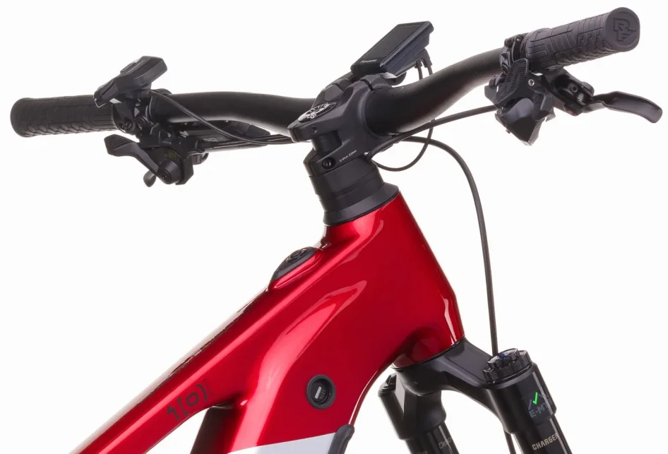 Elektrokolo CRUSSIS E-HARD 10.11-PRO 715 WH 2026 detail řídítek