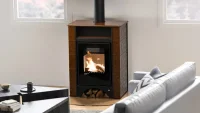 Krbová kachlová kamna HS FLAMINGO AQUAFLAM VARIO PERU 11/5 - hnědá v interiéru IV