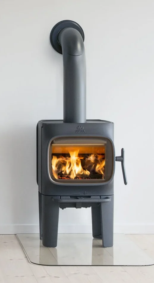 Litinová krbová kamna JOTUL F 105 LL ČERNÝ LAK - s vrchním zapojením