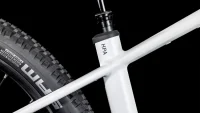 CUBE REACTION HYBRID SLT METALLICWHITE´N´BLACK 2025
