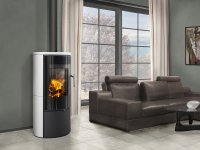 Krbová kachlová kamna ROMOTOP LAREDO 01 - v interiéru Krbová kachlová kamna ROMOTOP LAREDO 01 - v interiéru