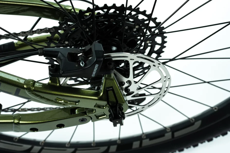 CRUSSIS E-FULL 9.9-M 2024