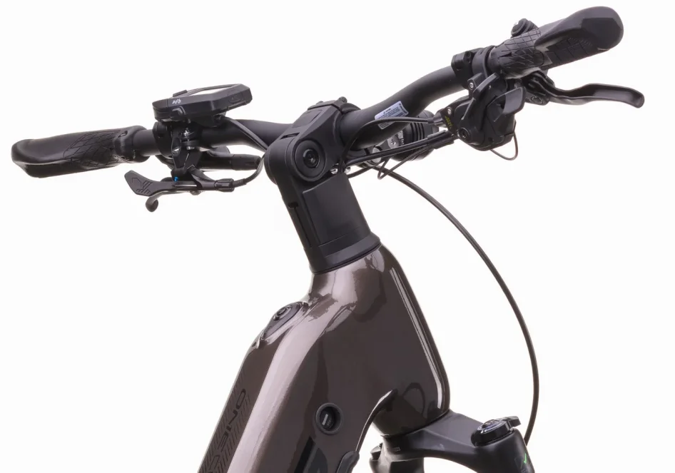 Elektrokolo CRUSSIS ONE-COUNTRY 10.11 715 WH 2026 detail řídítek