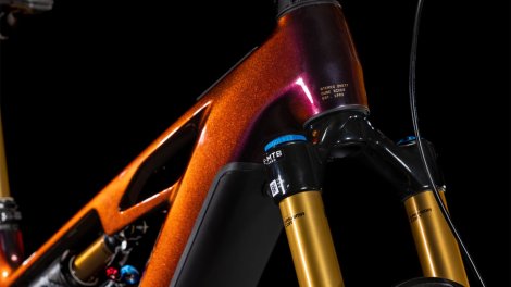 Celoodpružené elektrokolo CUBE STEREO HYBRID ONE77 HPC SLT SOLARECLIPSE´N´BRONZE 2025