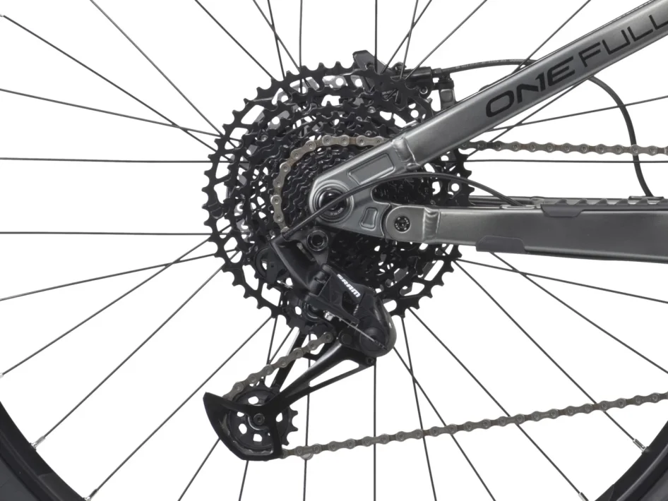 CRUSSIS ONE-FULL 9.10 900 WH 2025