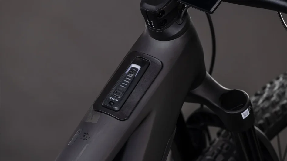 Celoodpružené elektrokolo CUBE STEREO HYBRID ONE44 HPC RACE BLACKLINE 2026 detail displeje