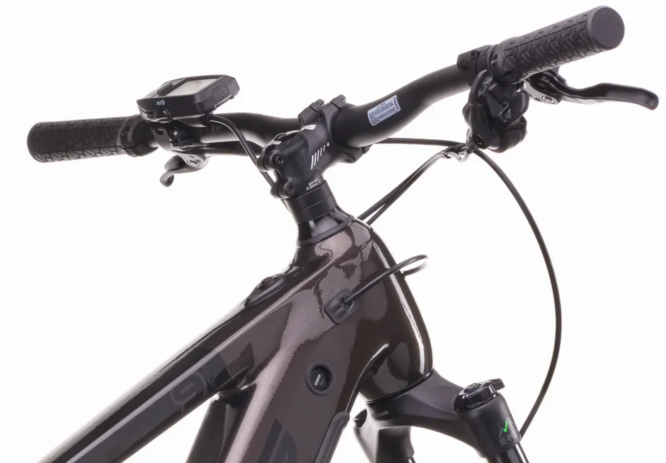 Elektrokolo CRUSSIS ONE-GUERA 9.11 894 WH 2026 detail řídítek