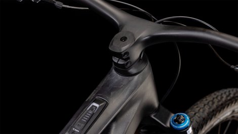 Celoodpružené elektrokolo CUBE AMS HYBRID ONE44 C:68X SLT 29 CARBON´N´GOLDDUST 2025