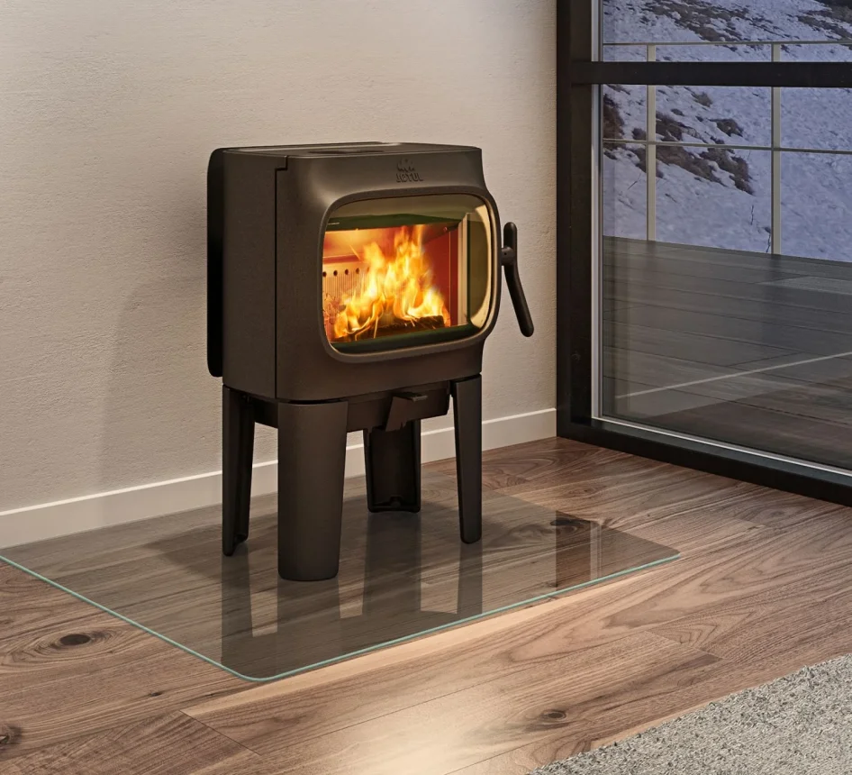 Litinová krbová kamna JOTUL F 105 LL ČERNÝ LAK - v interiéru
